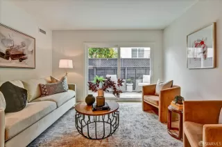 Photo #2: 426128752 Listing 