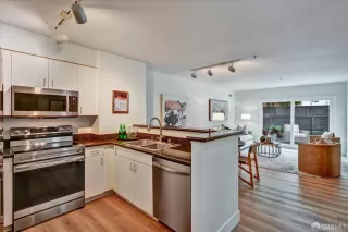 Photo #5: 426128752 Listing 