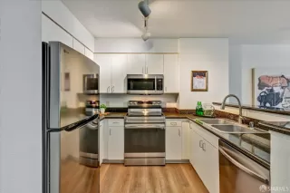 Photo #6: 426128752 Listing 
