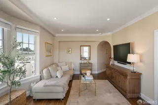 Photo #2: 426129545 Listing 