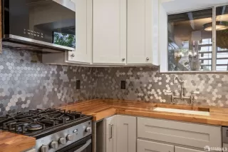 Photo #4: 426129586 Listing 