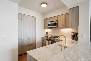 Photo #2: 426129620 Listing