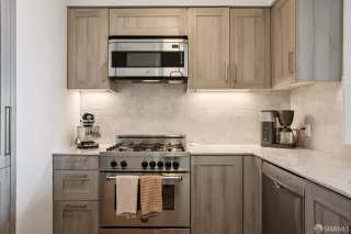 Photo #5: 426129620 Listing