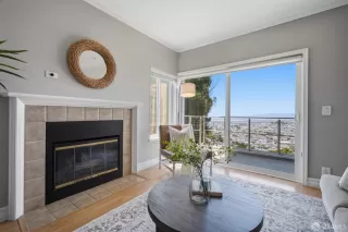 Photo #4: 426129640 Listing