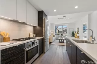 Photo #6: 426130095 Listing