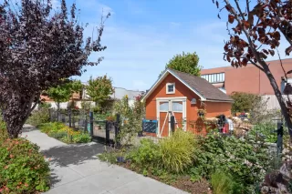 Photo #5: 426130102 Listing 