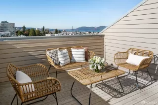 Photo #2: 426130237 Listing