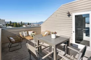 Photo #3: 426130237 Listing