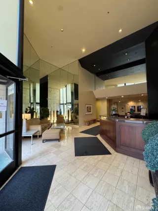 Photo #3: 426130253 Listing
