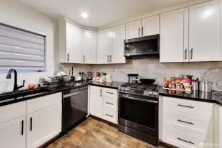 Photo #2: 426130763 Listing 