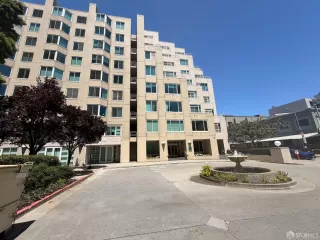 Photo #2: 426130807 Listing 