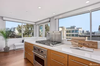 Photo #6: 426130940 Listing 