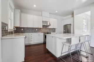 Photo #4: 426131479 Listing 