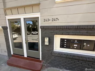 Photo #6: 426131668 Listing
