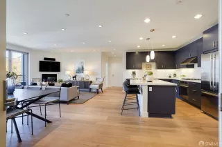 Photo #2: 426131803 Listing
