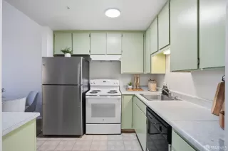 Photo #3: 426131913 Listing 