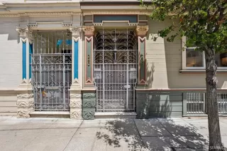 Photo #4: 426132176 Listing