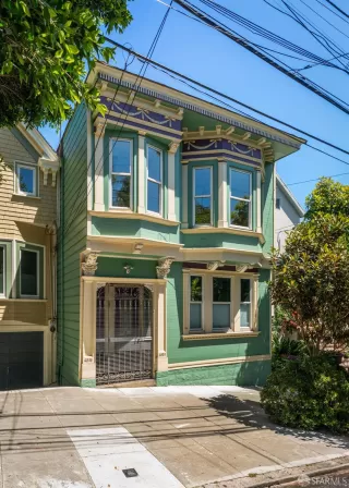 Photo #1: 426132219 Listing