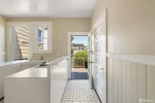Photo #6: 426132219 Listing