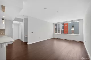 Photo #5: 426132276 Listing