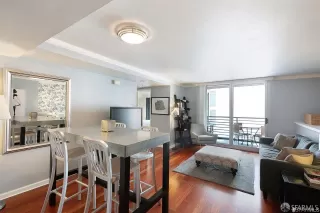 Photo #3: 426132436 Listing