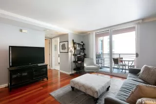Photo #4: 426132436 Listing