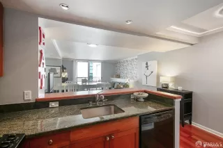 Photo #6: 426132436 Listing