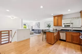Photo #4: 426132552 Listing