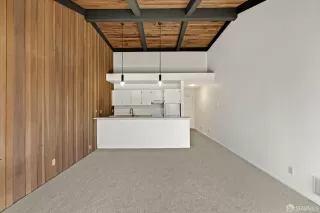 Photo #3: 426132806 Listing