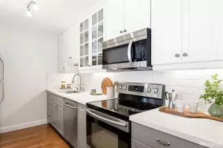 Photo #3: 426133329 Listing