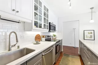 Photo #5: 426133329 Listing
