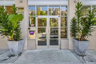 Photo #4: 426133384 Listing