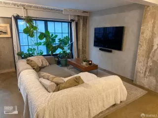 Photo #4: 426134351 Listing