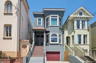 Photo #2: 426135155 Listing