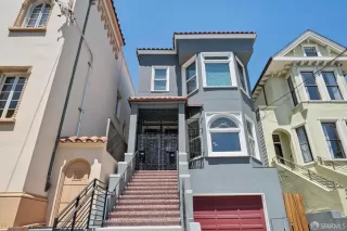 Photo #4: 426135155 Listing