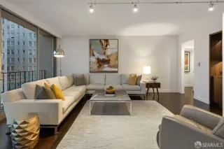 Photo #5: 426135520 Listing