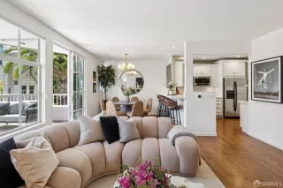 Photo #2: 426135531 Listing
