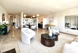 Photo #4: 426135552 Listing