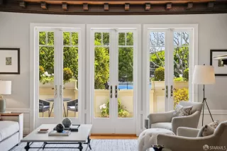 Photo #6: 426135658 Listing