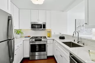 Photo #6: 426135725 Listing 