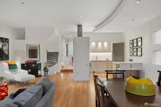Photo #6: 426135770 Listing