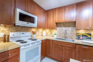 Photo #4: 426136254 Listing