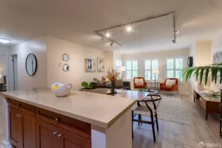 Photo #5: 426136254 Listing