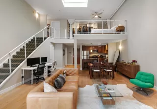 Photo #3: 426136749 Listing