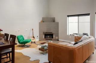 Photo #6: 426136749 Listing