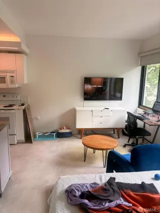 Photo #2: 426136794 Listing