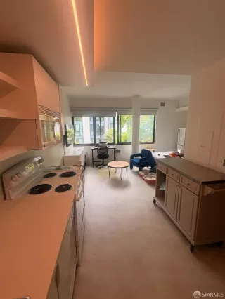 Photo #5: 426136794 Listing