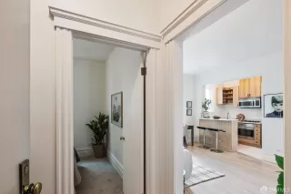 Photo #2: 426136918 Listing 