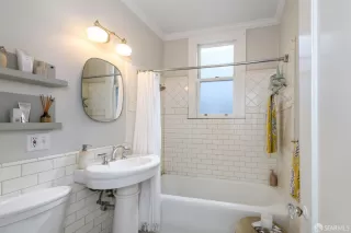 Photo #3: 426137516 Listing