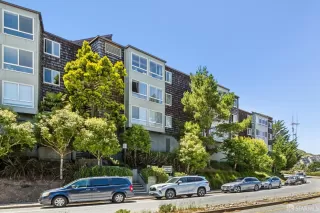 Photo #3: 426137549 Listing
